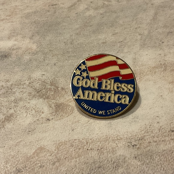 Vintage Tac Pin God Bless America enameled goldtone metal - Picture 2 of 6